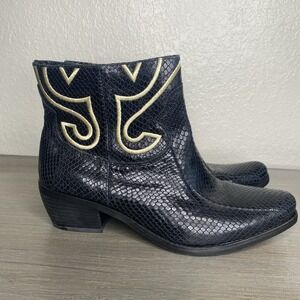 Vince Camuto Sz 9/EU39 Calina Black Snakeskin Ankle Print Western Boot Moto Boho